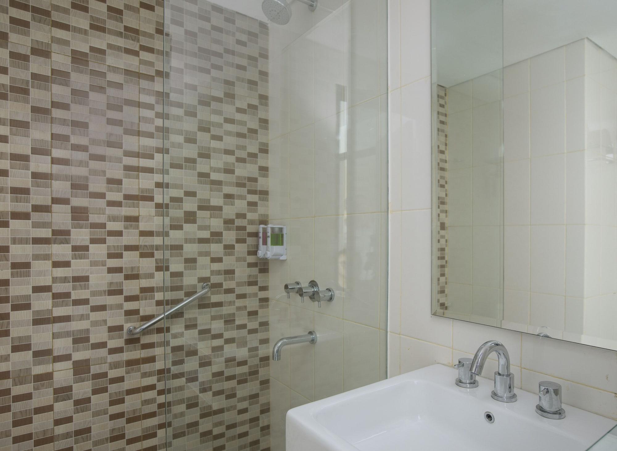 Amaris Hotel Madiun Exterior photo