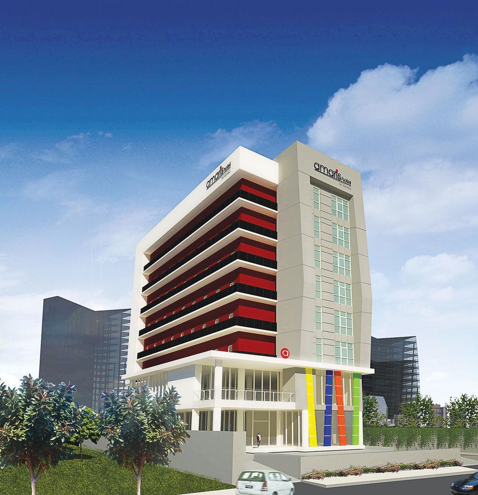 Amaris Hotel Madiun Exterior photo